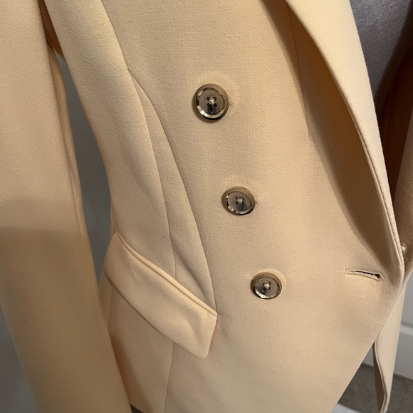 Yellow blazer White House black market - Picture 4 of 9